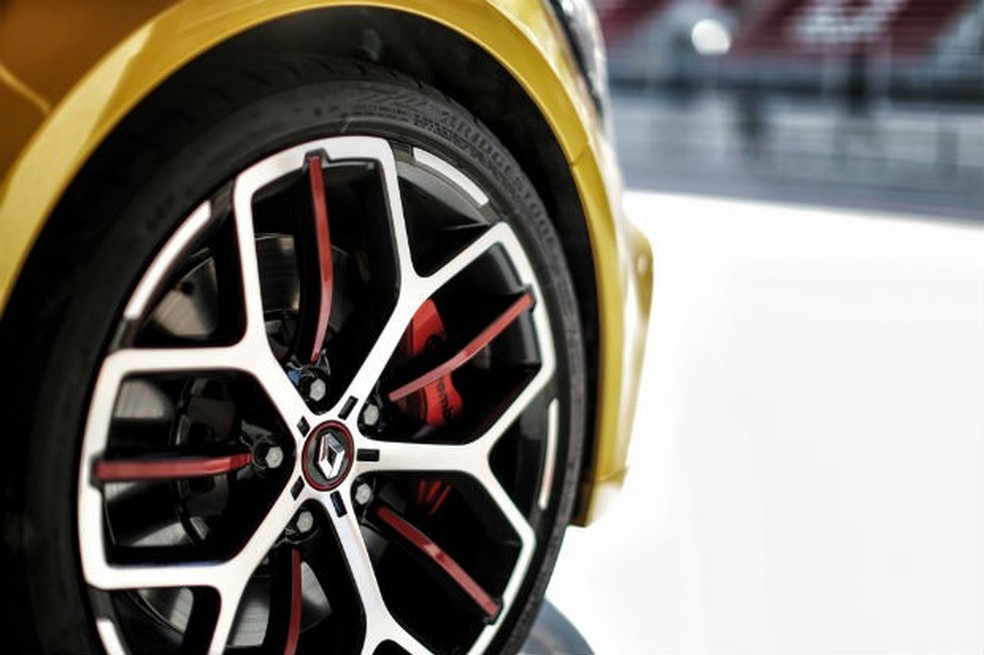 Renault Megane Trophy tem rodas esportivas de 19 polegadas (Foto: Divulgação) — Foto: Auto Esporte