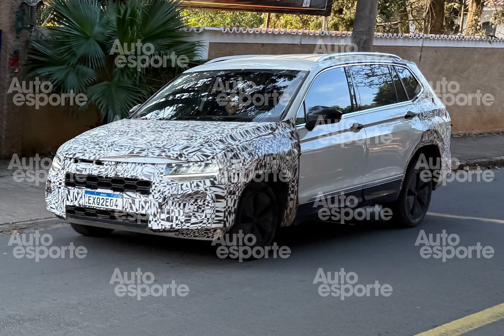 Protótipo da nova picape Volkswagen Udara: faróis, grade e para-choque dianteiro são os definitivos — Foto: Gustavo Carnib/Autoesporte