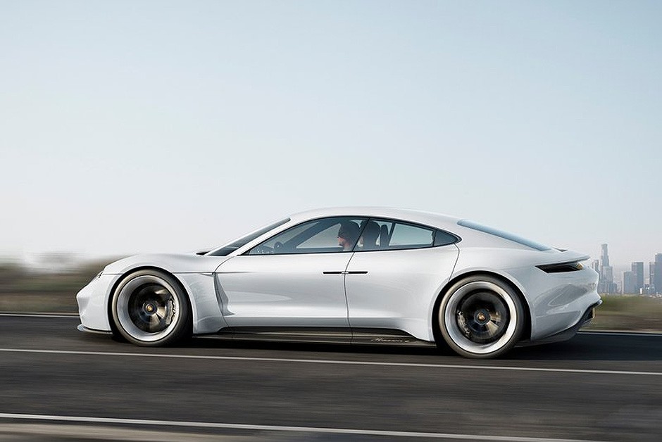 Conceito Porsche Mission E