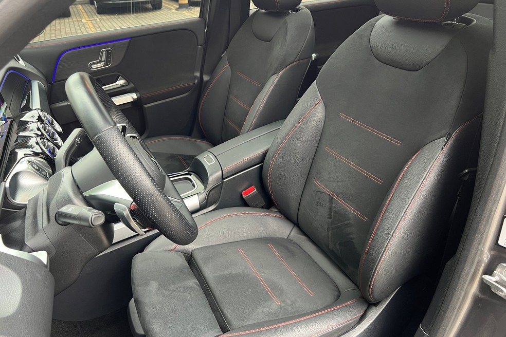 Mercedes-Benz GLB AMG Line tem acabamento com "visual esportivo" — Foto: Vitória Drehmer/Auto News Brasil