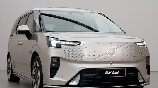 Volvo lança minivan elétrica chinesa com escritório e 720 km de autonomia