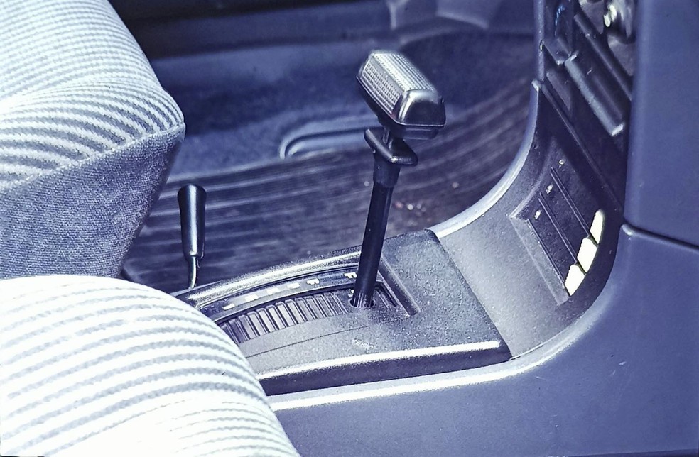 Câmbio automático de três marchas Hydramatic THM 125C era importado da América do Norte — Foto: Auto News Brasil/Acervo MIAU