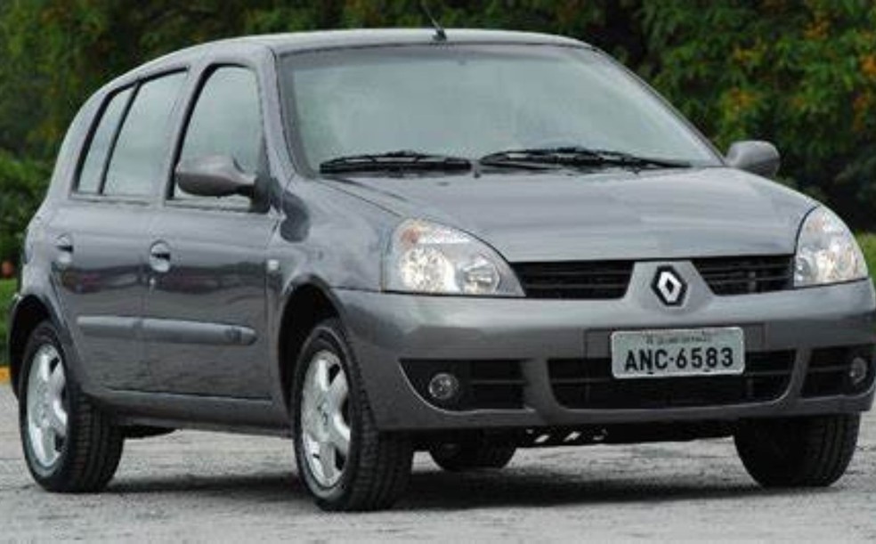 Renault Clio é um dos carros mais fáceis de encontrar em boas condições — Foto: Renault