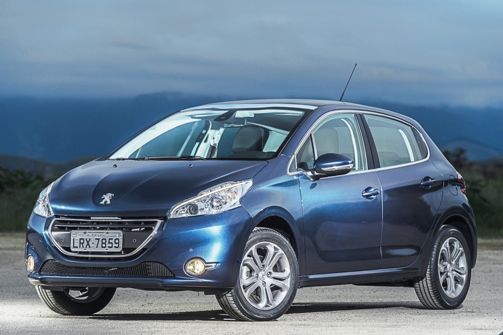 Peugeot 208 Griffe de 2014 tem muitos equipamentos — Foto: Divulgação/Peugeot
