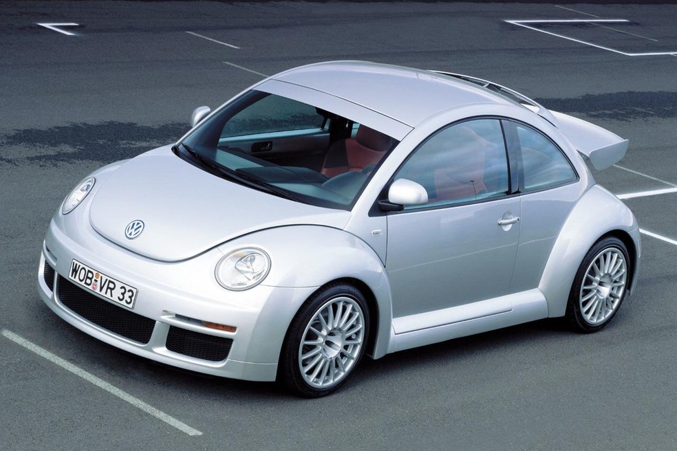 Volkswagen New Beetle teve até uma versão esportiva RSi — Foto: Divulgação/Volkswagen