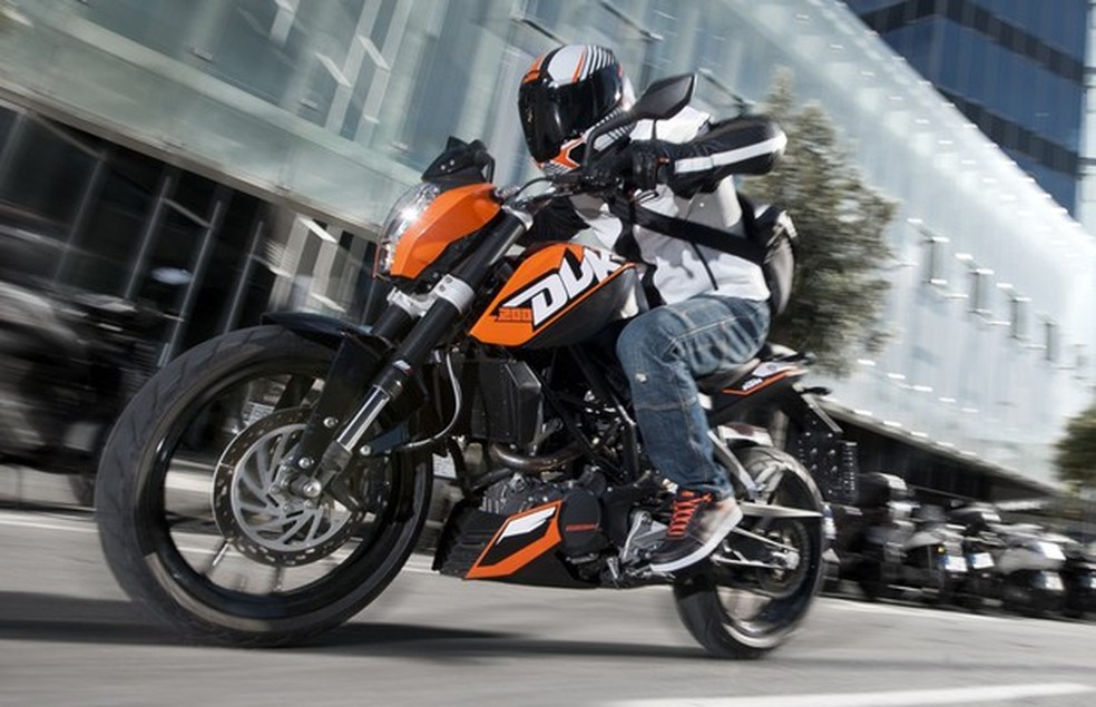 Duke bs6 200 discount