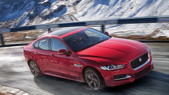 Jaguar XE ganha novos motores na linha 2018