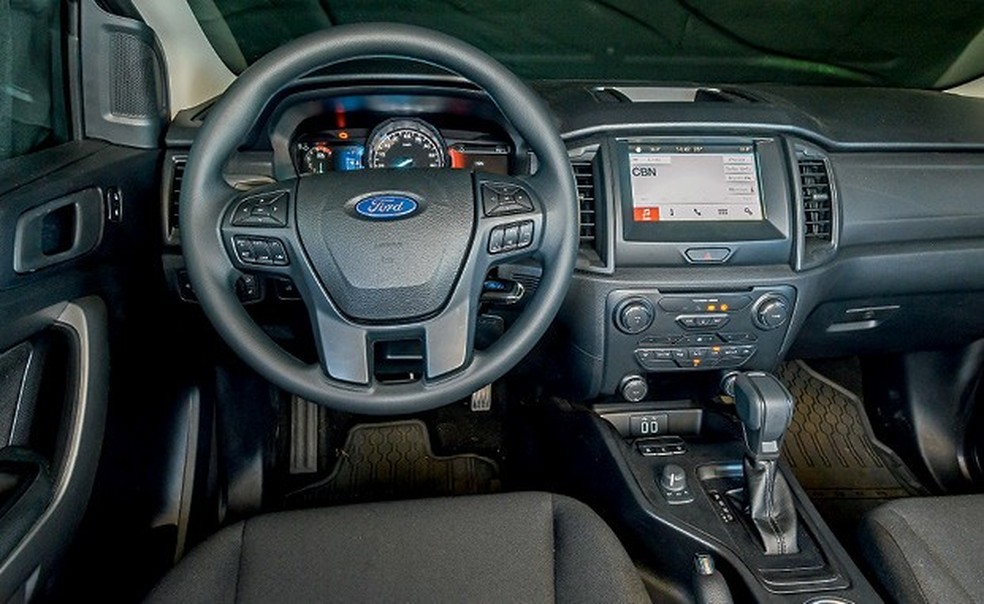 Ranger conta com painel semidigital (Foto: Marcelo Bruzzi) — Foto: Auto Esporte