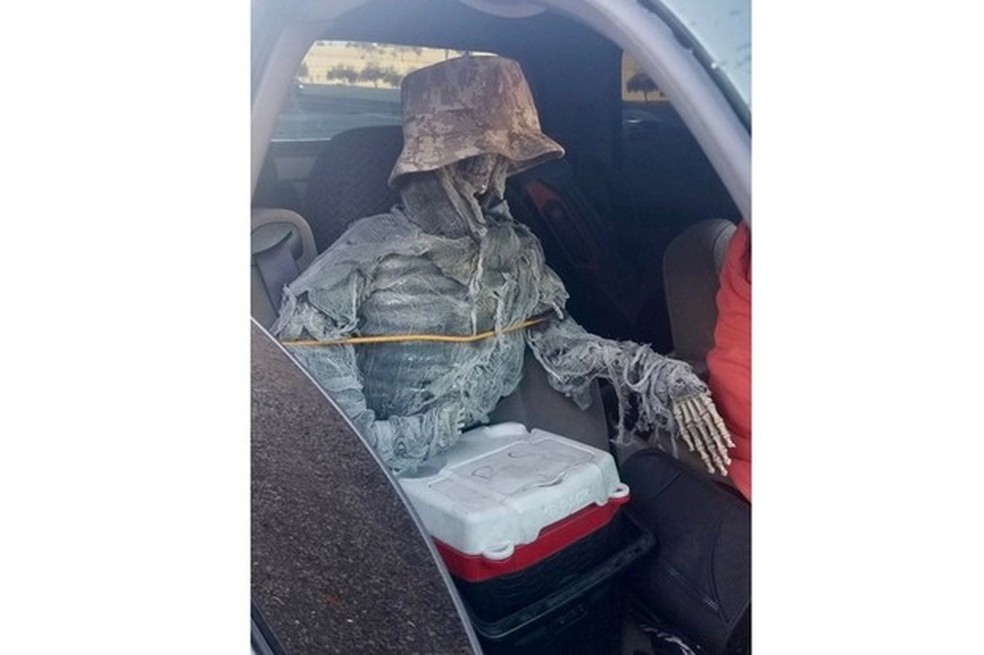 Uma versão literal de "A morte pede carona" (Foto: Divulgação/Departamento de Segurança Pública do Arizona) — Foto: Auto Esporte