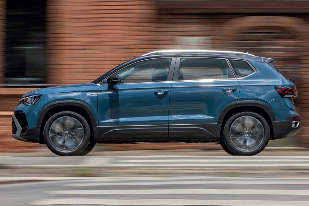 Saiba como o Volkswagen Taos anda com o novo câmbio de oito marchas — Foto: Renato Durães/Auto News Brasil