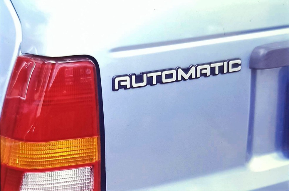 Externamente, única alteração era a aplicação do emblema Automatic na traseira — Foto: Auto News Brasil/Acervo MIAU