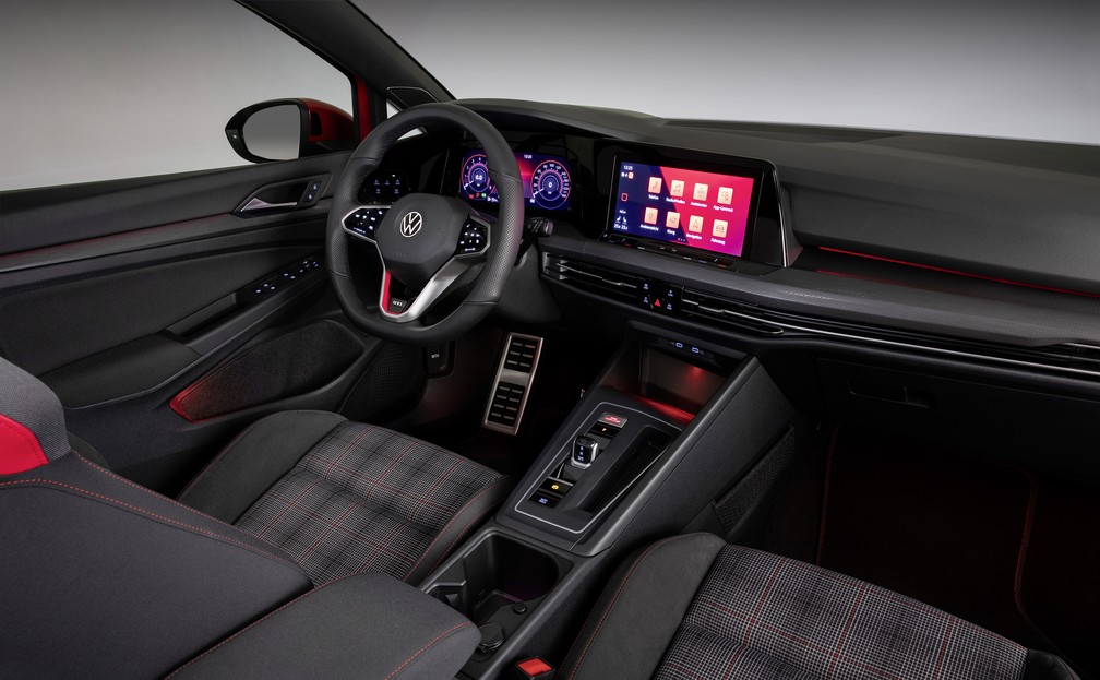 Interior do Volkswagen Golf GTI — Foto: Divulgação