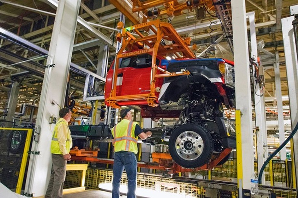 Linha de montagem de picape da Ford em Ohio (EUA) (Foto: Ford) — Foto: Auto Esporte