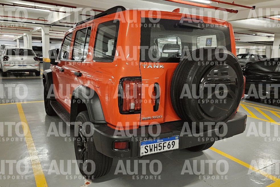 Flagra do GWM Tank 300 no Brasil — Foto: Eduardo Falkenburg/Auto News Brasil
