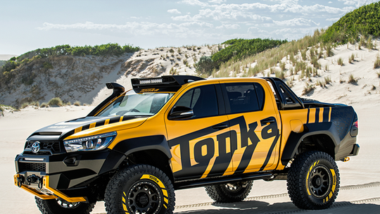 Toyota revela picape conceito inspirada em caminhão de brinquedo