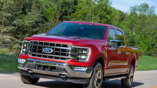Ford queima a largada e F-150 terá motor V8 de Mustang e duas versões no Brasil