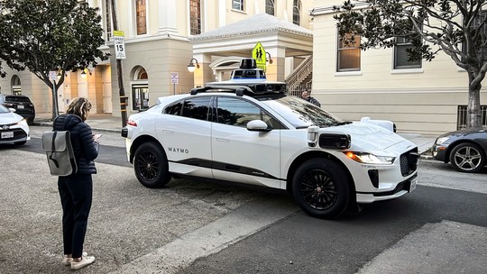 Inimigos da lei: carros autônomos do Google acumulam R$ 370 mil em multas
