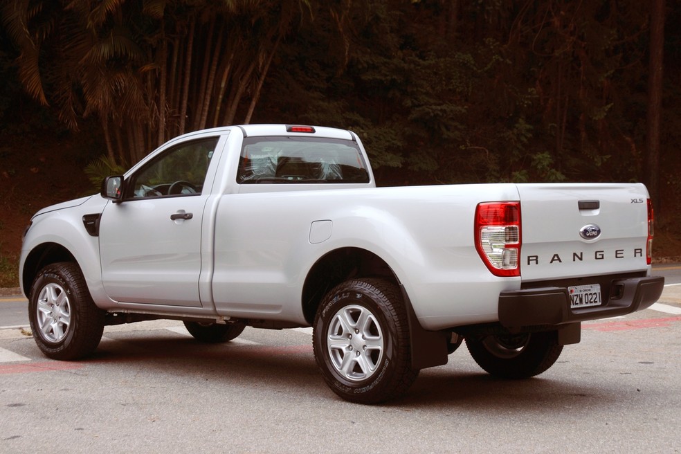 A Ford Ranger XLS tem capacidade de carga de 1.457 kg — Foto: Divulgação