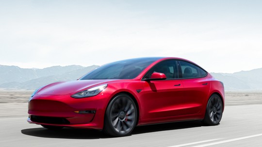 Tesla é acusada de desligar piloto automático antes de acidente; isso pode causar recall