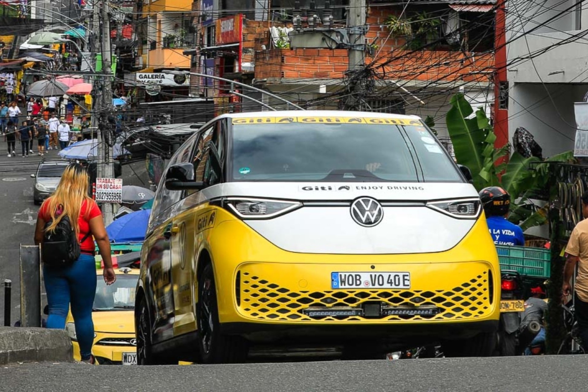 Alemão faz maior viagem de carro elétrico da história para entrar no Guinness