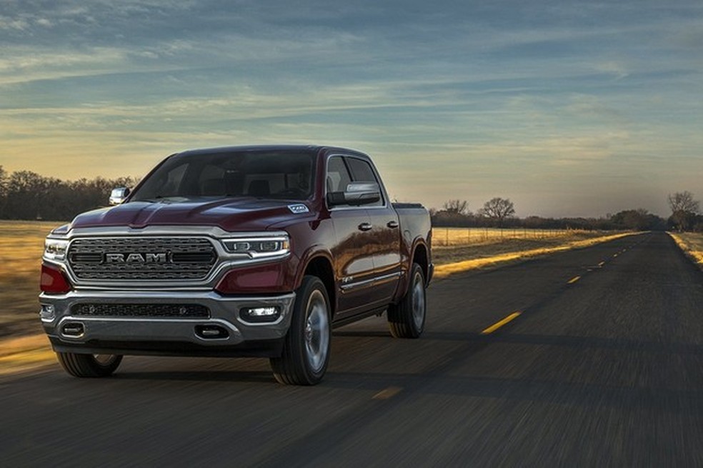 Motorzão V8 Hemi só tem um ponto fraco: o consumo exagerado (Divulgação) — Foto: Auto Esporte