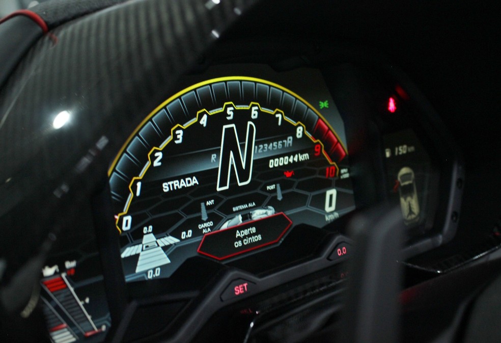 Painel de instrumentos digital do Lamborghini Aventador SVJ — Foto: Lamborghini São Paulo/ Edison Carvalho