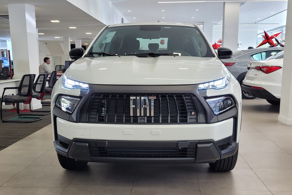 Novo design da picape chama atenção e está alinhado à nova proposta da Fiat — Foto: Lucas Cardoso/Autoesporte