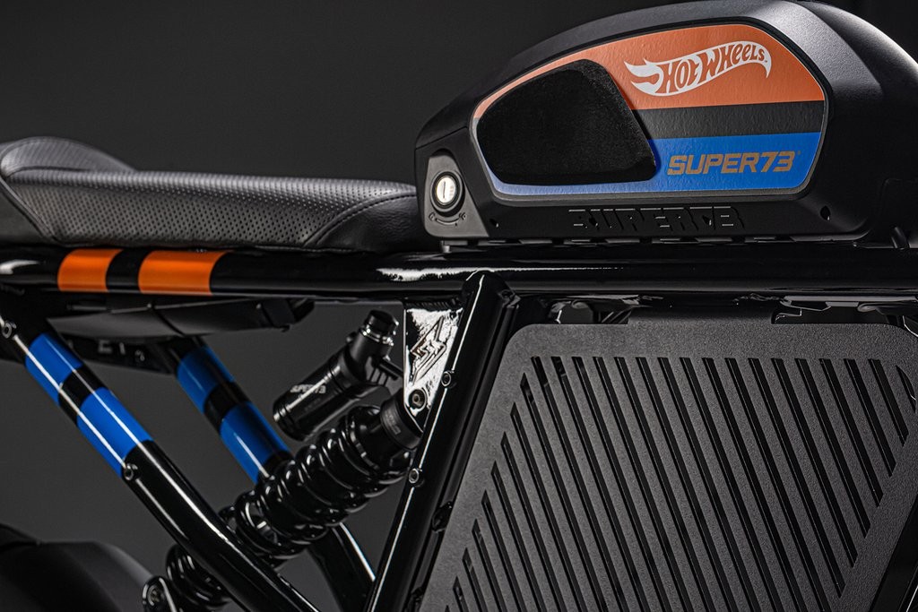 As cores da Hot Wheels estão por toda a bicicleta — Foto: Divulgação