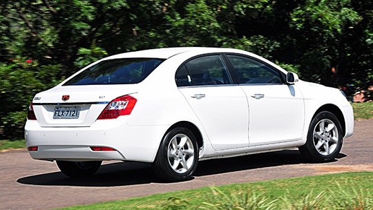 Avaliação: Geely EC7 é nova aposta chinesa no Brasil