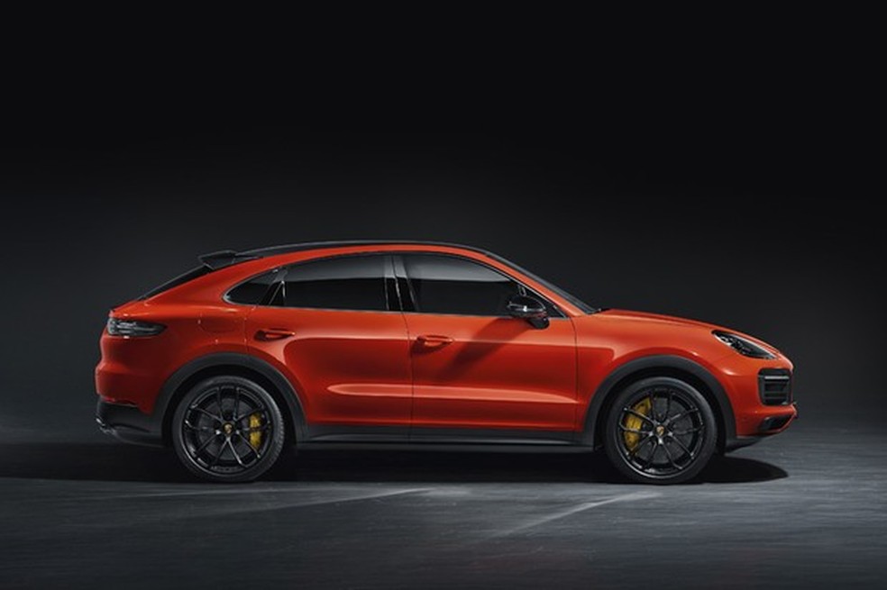 A versão Turbo no Brasil deve chegar com preço acima de R$ 750 mil (Foto: Divulgação) — Foto: Auto Esporte