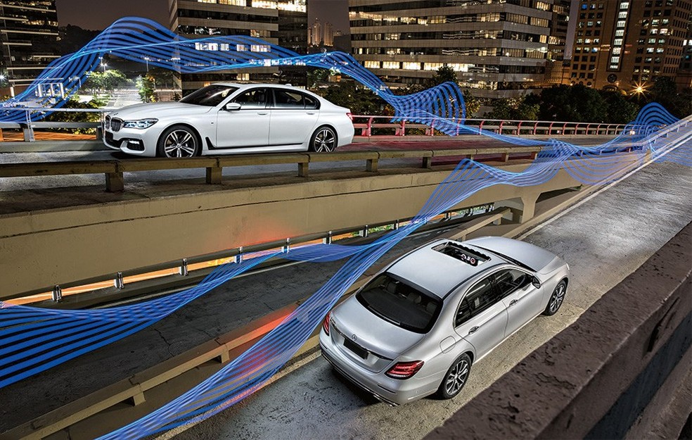 Computador disfarçado Apesar de futuristas, ambos mantêm carroceria com desenho tradicional (Foto: Marcos Camargo) — Foto: Auto Esporte