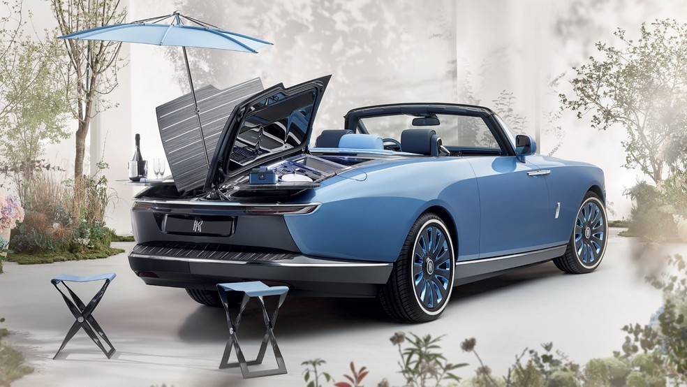 Rolls-Royce Boat Tail é equipado com motor V12 e tem até geladeira de champanhe — Foto: Divulgação