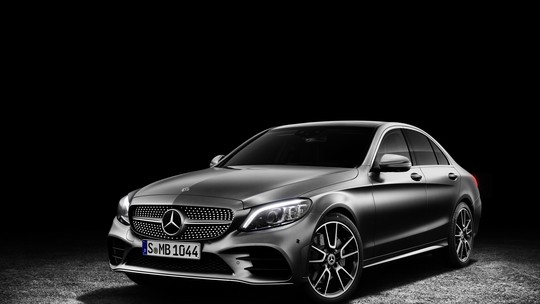Mercedes-Benz faz recall do Classe C por defeito no cinto de segurança
