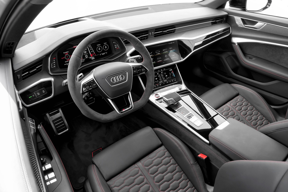 Painel da Audi RS 6 Performance é o mesmo do modelo anterior — Foto: Divulgação