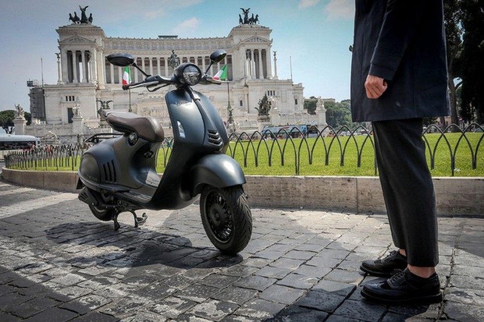 Vespa 946 Armani (Foto: Divulgação) — Foto: Auto Esporte