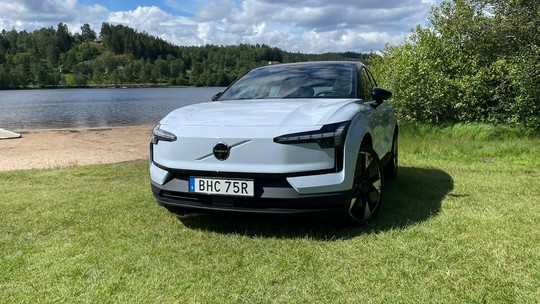 Teste: Volvo EX30 de 428 cv tem porte de Nivus e acelera como Audi RS6