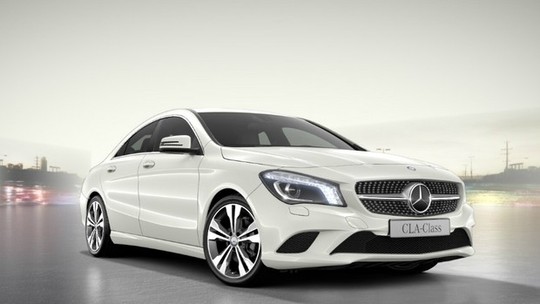 Mercedes CLA ganha novas versões e fica mais barato