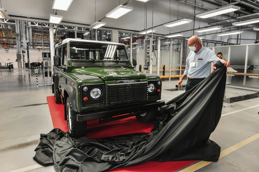 Land Rover Defender 110 recuperado