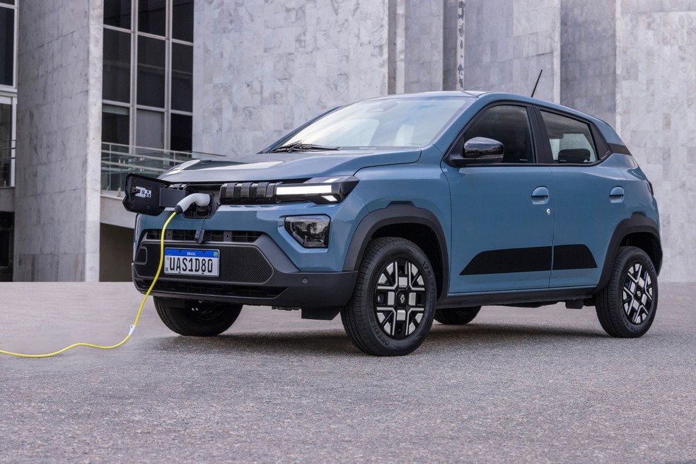 Renault Kwid E-Tech oferece opção de carregamento rápido — Foto: Divulgação/Renault