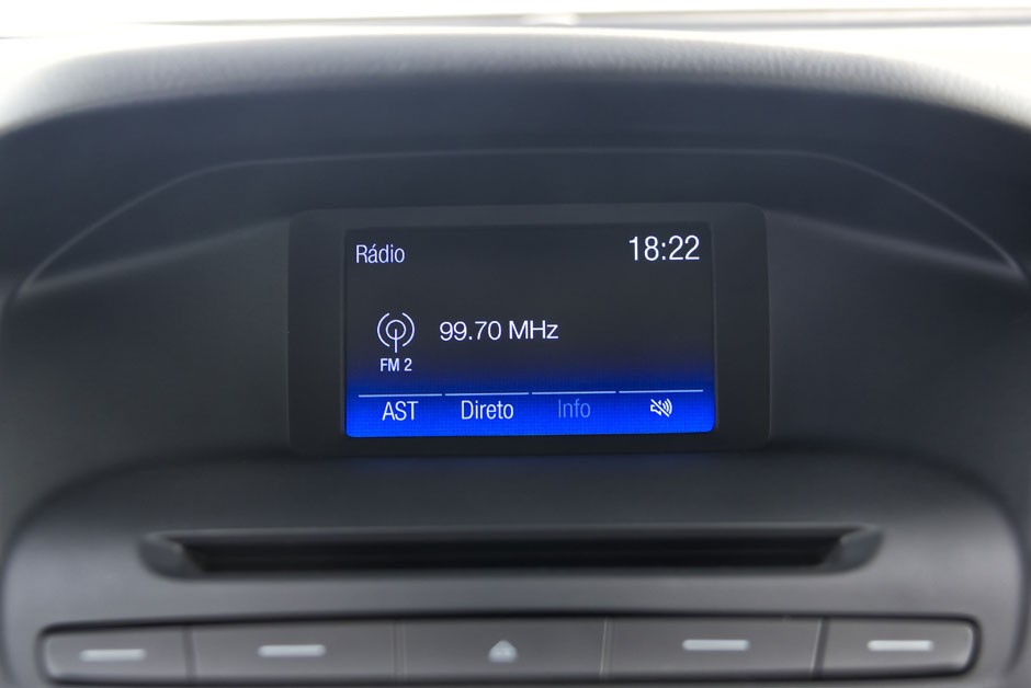 Tela multimídia do Ford Focus 1.6 SE Plus