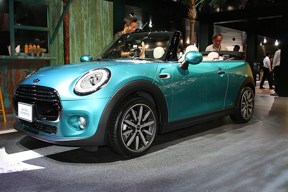 Mini Cooper conversível no Salão de Tóquio 2015