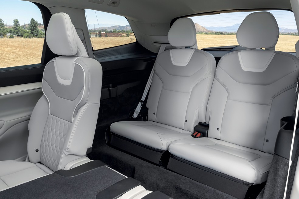 Volvo EX90 Twin Motor está disponível em configurações de sete assentos  — Foto: Divulgação