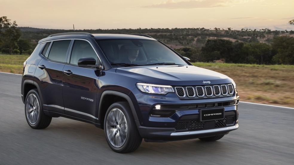 No Jeep Compass Limited, o ACC foi oferecido como pacote opcional High Tech. — Foto: Divulgação/Jeep