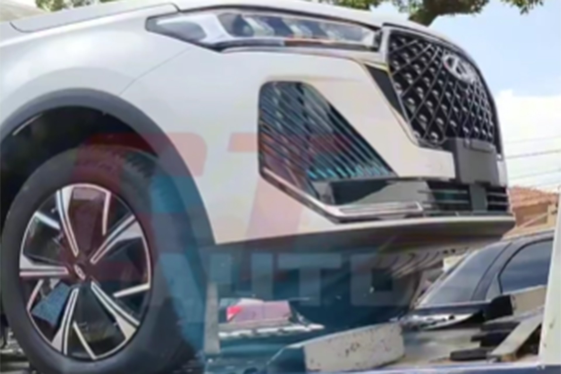 Flagra: Caoa Chery Tiggo 7 PHEV será híbrido plug-in mais barato do Brasil