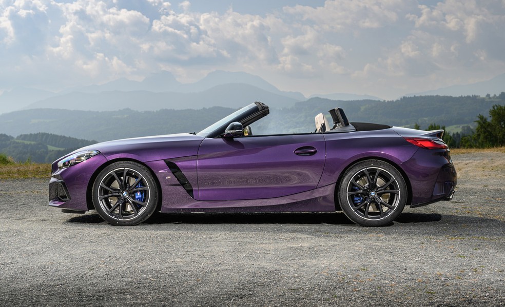 BMW Z4 2023 tem abertura do teto elétrica — Foto: Divulgação