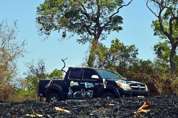 Principal carro usado nas missões é uma Toyota Hilux 