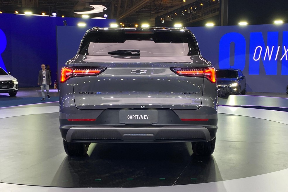 Chevrolet Captiva EV tem um ótimo espaço de porta-malas  — Foto: André Schaun/Auto News Brasil