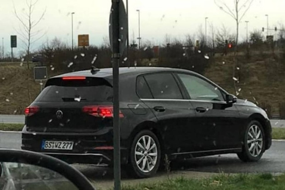 Traseira do novo Golf tem lanternas mais blocadas e luzes de LEDs (Foto: Reprodução) — Foto: Auto Esporte