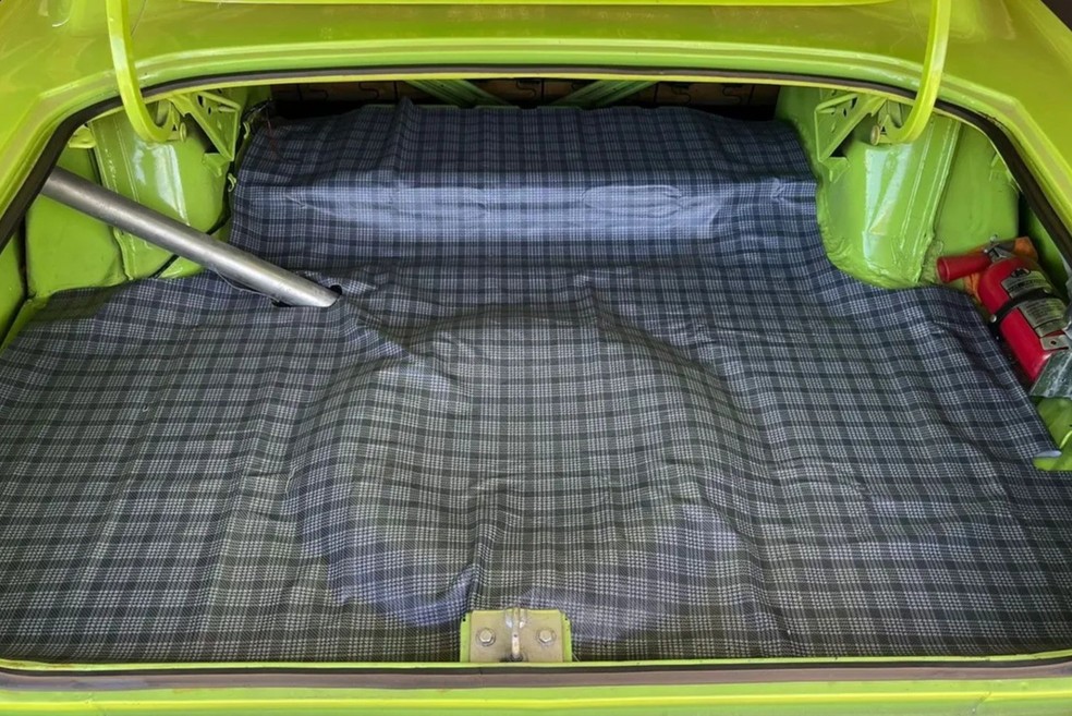 Dodge Dart SE 1972 também oferecia bom espaço interno  — Foto: Reprodução/Zotareli