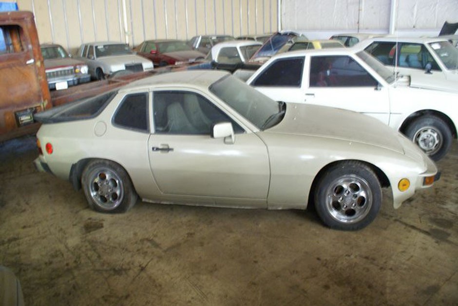 Coleção com mais de 700 carros vintage é leiloada nos EUA